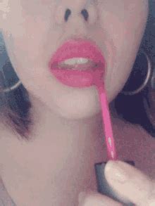 Makeup Lipstick GIFs | Tenor