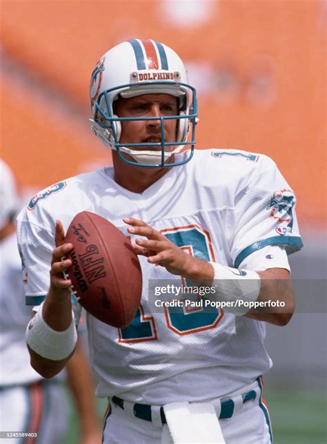 Miami Dolphins quarterback Dan Marino, circa 1988. News Photo - Getty ...