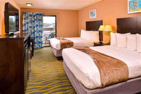 Atlantis Family Waterpark Hotel Ascend Hotel Collection Wisconsin Dells ...