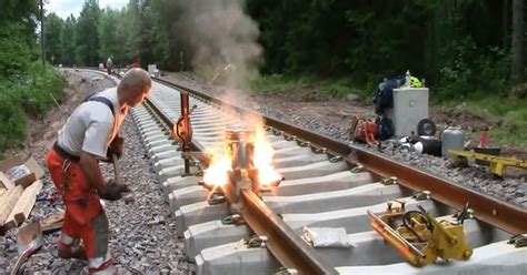 Science Wind: Railroad thermite welding - Thermite Reaction -Science Movie Today