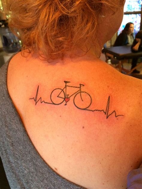 tatuaje de latidos de corazón y bicicleta | Latidos de corazon, Tatuaje de ciclismo, Tatuajes ...