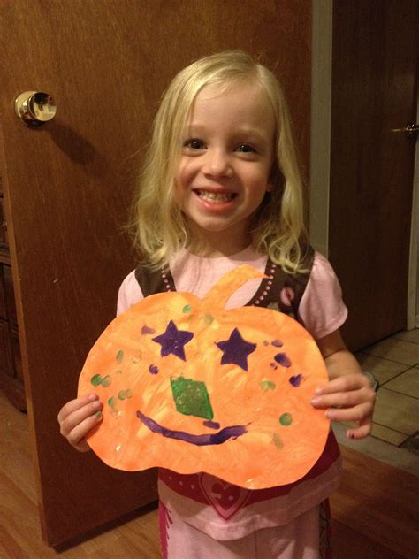 Sponge Paint Face Pumpkin | Toddler art, Halloween toddler art, Toddler halloween