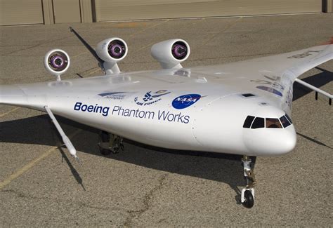 SI VIS PACEM, PARA BELLUM: Il Boeing X-48 : blended wing body (BWB ...