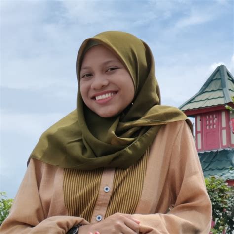 Siti : Saat ini, saya merupakan mahasiswa aktif prodi Akuntansi Universitas Islam Negeri Jakarta ...