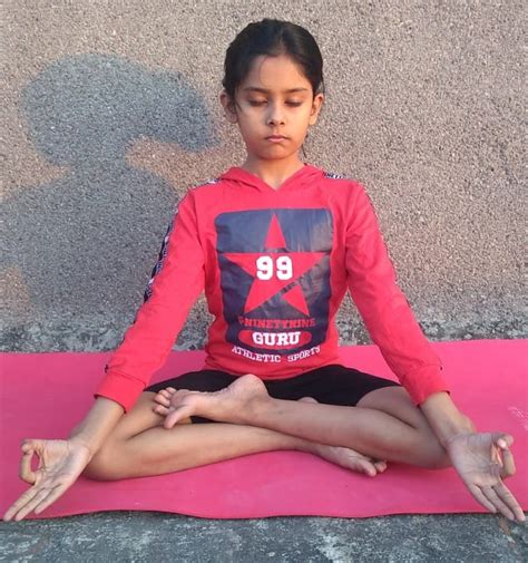 Padmasana Yoga Steps, Benefits And Precautions