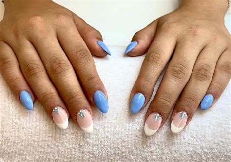 10 Cool Light Blue Nails to Try on Dark Skin – Best Animal