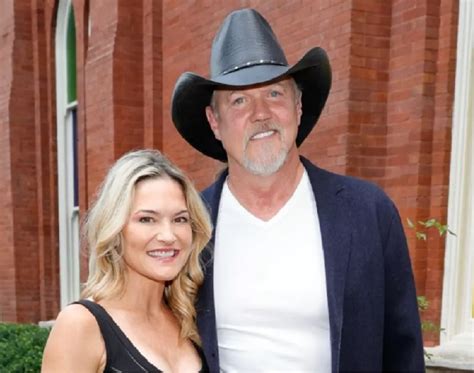 Get to Know Trace Adkins' Wife, Victoria Pratt [Pics]