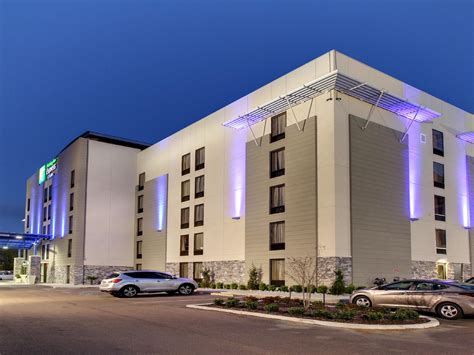 Hotel in Jackson, MS | Holiday Inn Express & Suites Jackson Downtown - Coliseum