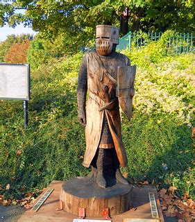 Medieval Knight | A wooden chainsaw carving of a Medieval Kn… | Flickr