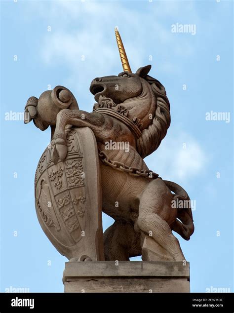 LONDON, UK - AUGUST 15, 2009: Statue of the Unicorn of Scotland on ...