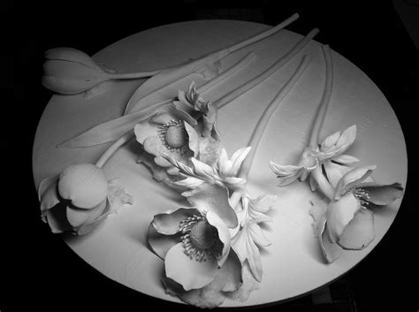 Wind flower. Unfired porcelain, 2014. Artist Lada Peskova Процесс: анемоны перед обжигом ...