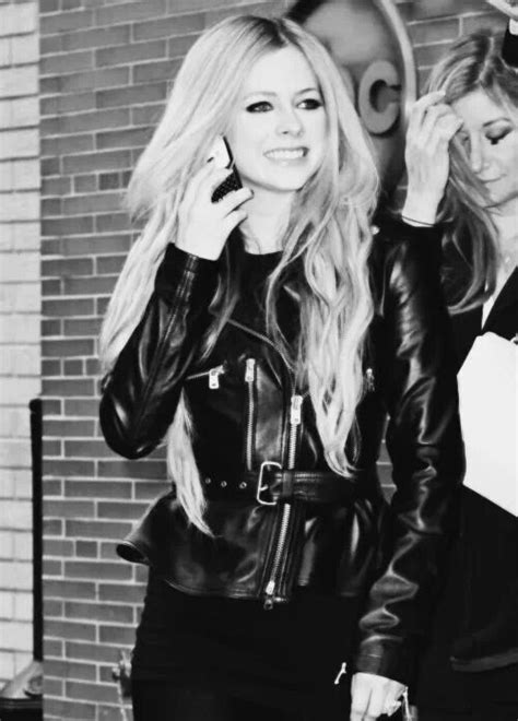 「Avril Lavigne」おしゃれまとめの人気アイデア｜Pinterest｜Raquel Uriazeniki