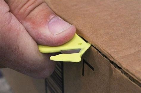 What Are the Safest Types of Box Cutters? - Cardinal Safety Co.