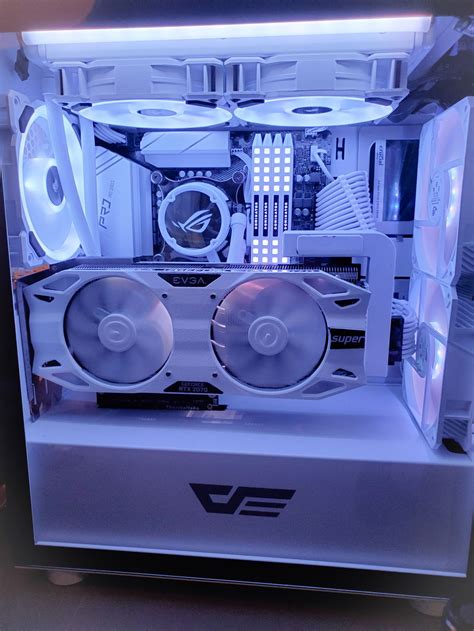 White PC Gaming » builds.gg