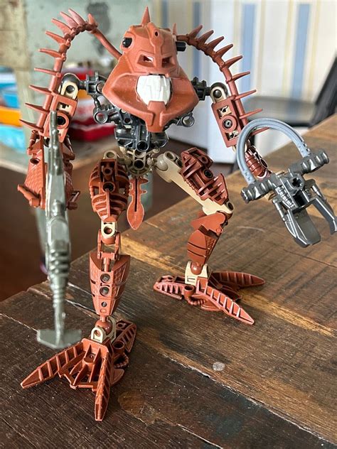 LEGO BIONICLE: Piraka Avak (8904) 95% complete, 2006, brown, the ...