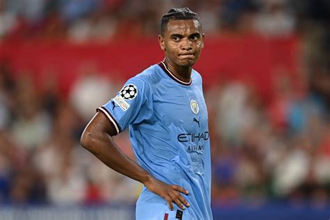 Manchester City defender Manuel Akanji shows off his maths skills