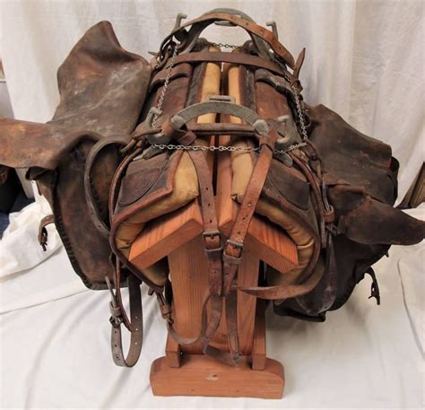 **SOLD** AUSTRALIAN WW1 LIGHT HORSE PACK SADDLE & SPARE LEATHER MOUNT – JB Military Antiques