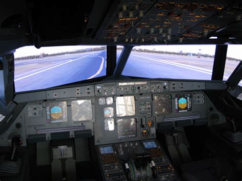 File:Airbus A320 Glass Cockpit.jpg - Wikimedia Commons