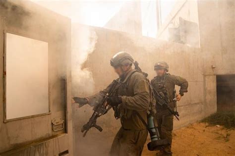 Operators from IDF's "Duvdevan" unit during exercise (1080x720) : r ...