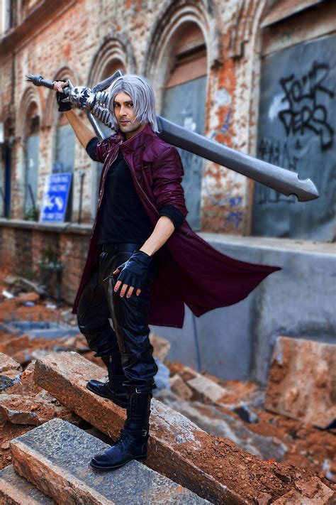 Sharing my DMC5 Dante cosplay, hope you like it. 3 days left to release ...