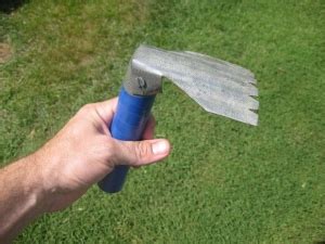 Homemade Garden Hoe - HomemadeTools.net