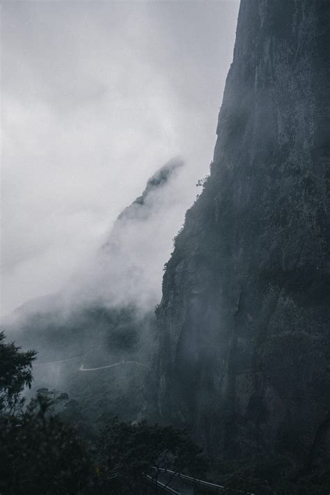 Foggy Mountain · Free Stock Photo