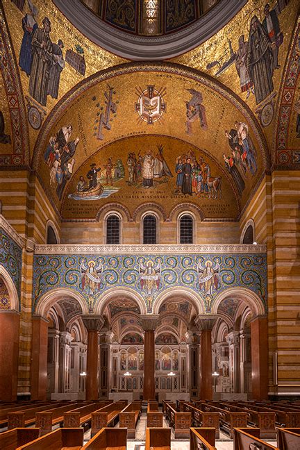 Cathedral Basilica of Saint Louis - Reed Burkett Lighting Design