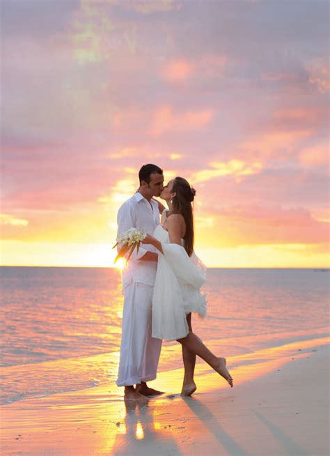 Wedding Ceremony Romantic Sunset Beach Wedding : Treasure Island Beach ...