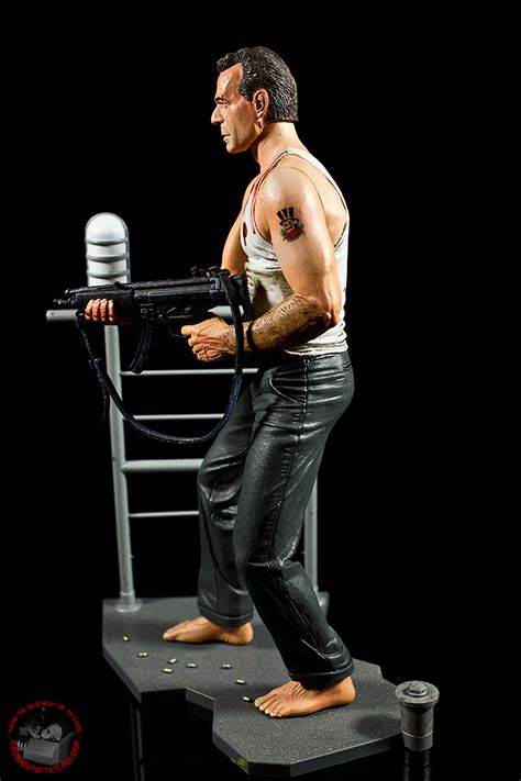 Cult Classics Series 3: John McClane (Die Hard) - ACTION FIGURES AND ...