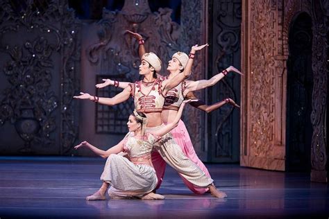 Laura McCulloch, Ryoichi Hirano and Johannes Stepanek in the Arabian ...