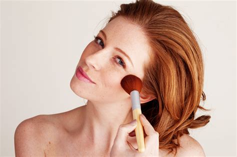 How to Choose The Best Makeup Products for Oily Skin