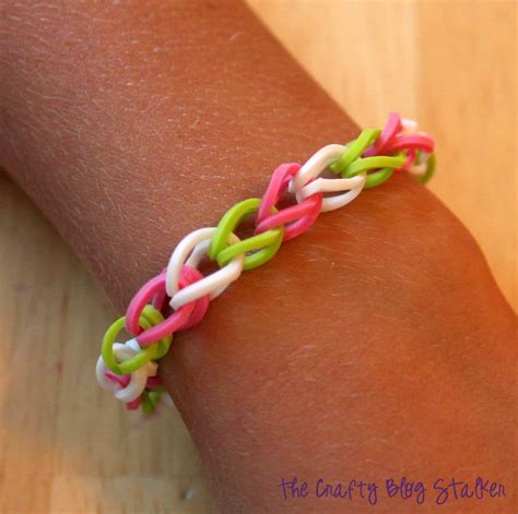 How to Make a Rubber Band Bracelet - The Crafty Blog Stalker