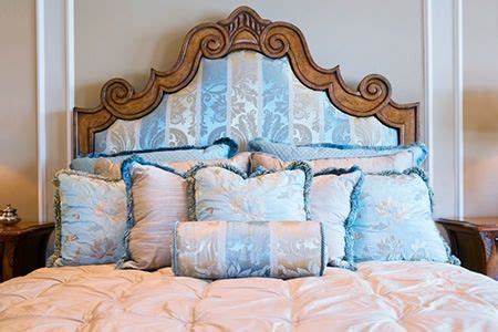 great how-to for the panel in Greta's headboard! How to Upholster a ...