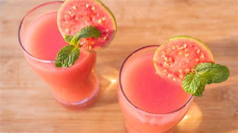 Guava Juice: ತೂಕ ಇಳಿಸಿಕೊಳ್ಳಲು ಪೇರಲೆ ಜ್ಯೂಸ್ ಕುಡಿದು ನೋಡಿ - Guava fruit juice health benefits and ...