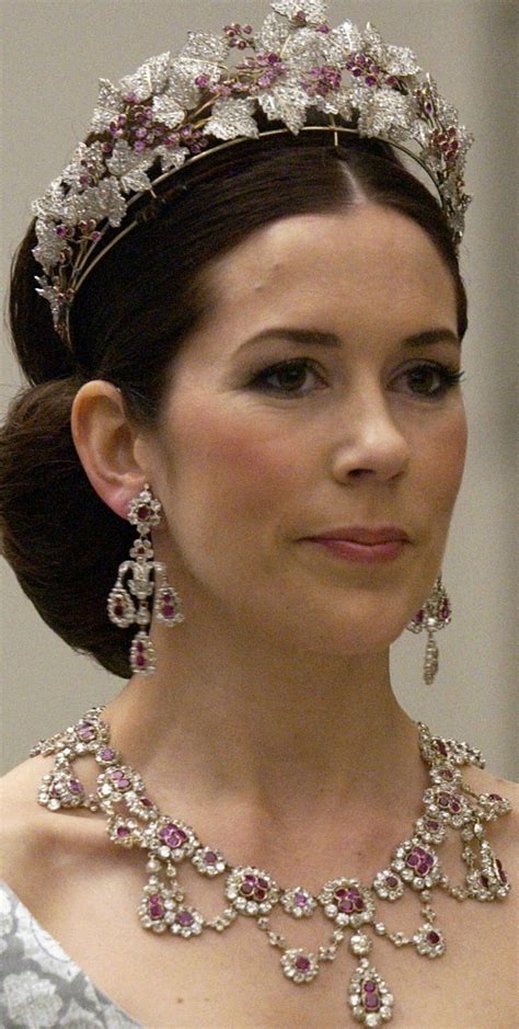 Frederik et Mary de Danemark | Royal crown jewels, Royal jewelry, Royal jewels