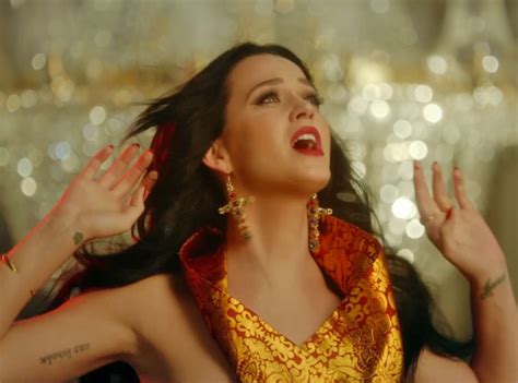 See Preview of Katy Perry's "Unconditionally" Video - E! Online