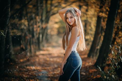 Download Depth Of Field Long Hair Model Woman Blonde 4k Ultra HD Wallpaper