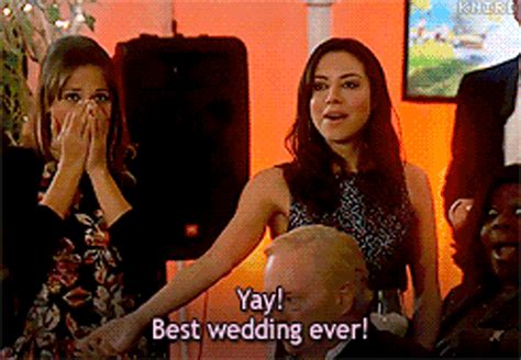 16 Hilarious Wedding Fail GIFs