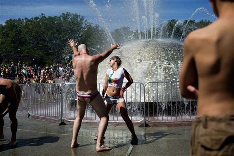 42nd annual Seattle Pride parade delights the many