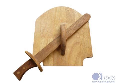 Wooden Sword and Shield - Qtoys