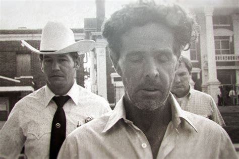 10 Wicked Truths About Depraved Serial Killers Henry Lee Lucas And Ottis Toole | Factionary - Page 3