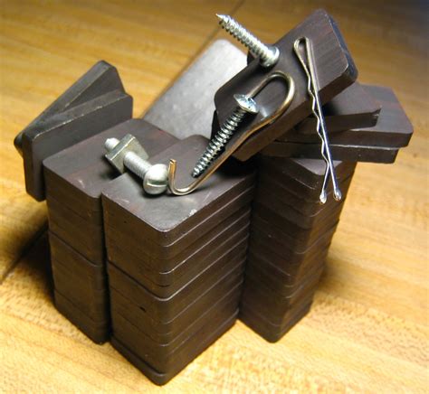 File:Ceramic magnets.jpg - Wikimedia Commons
