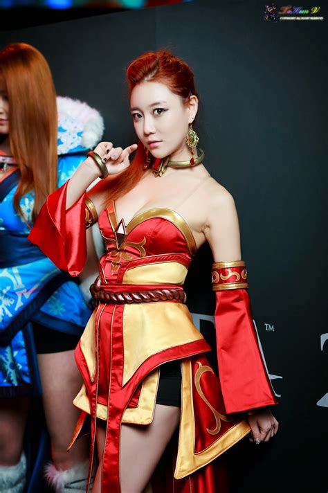 Beru812: Dota 2 Cosplay Lina G-STAR 2013: Choi Seul Ki