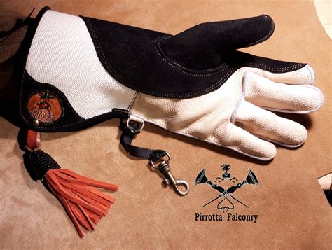 Falconry glove - Leather falconry glove - Falconry equipment - Historical reenactments ...