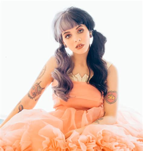 Arriba 73+ imagen melanie martinez pity party outfit - Abzlocal.mx