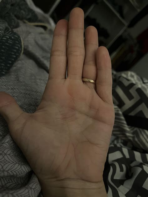 I have a single palmar crease : r/mildlyinteresting