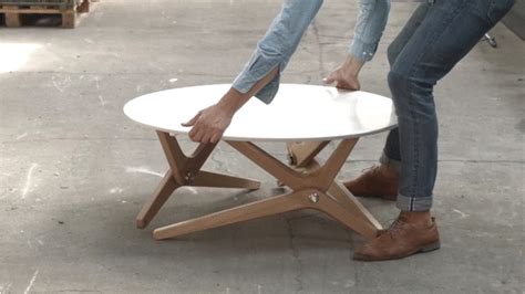 Une table convertible et design ! Deco design table scandinave elegante qui fait table de salon ...