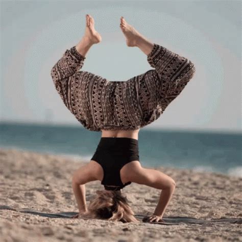 Meditaion Yoga GIF - Meditaion Yoga Hot - Discover & Share GIFs