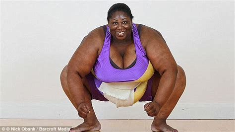 Britain's only female sumo wrestler stays in shape eating 5,000 calories a DAY | Daily Mail Online