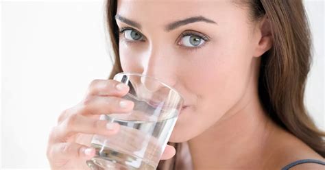 The health benefits of drinking water and why it's good to drink a lot - Mirror Online